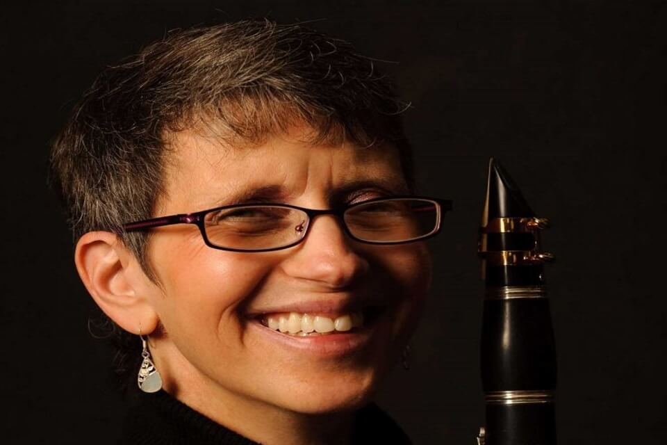 Victoria Soames Samek with clarinet
