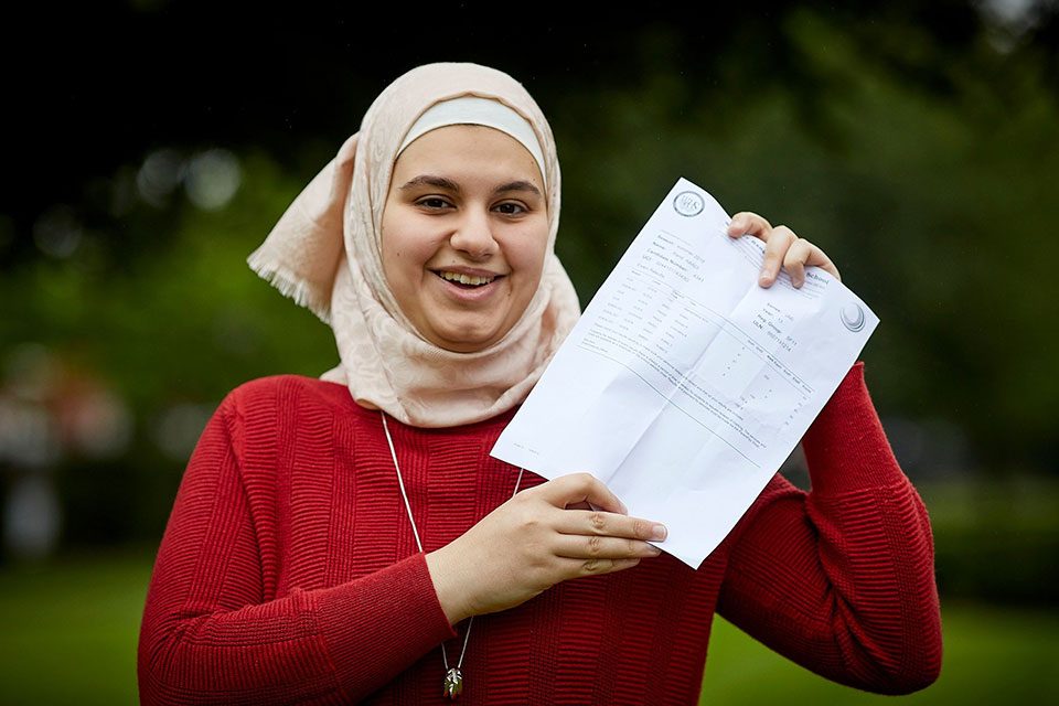 Inspiring student joins Keele’s medicine course after leaving war-torn Syria