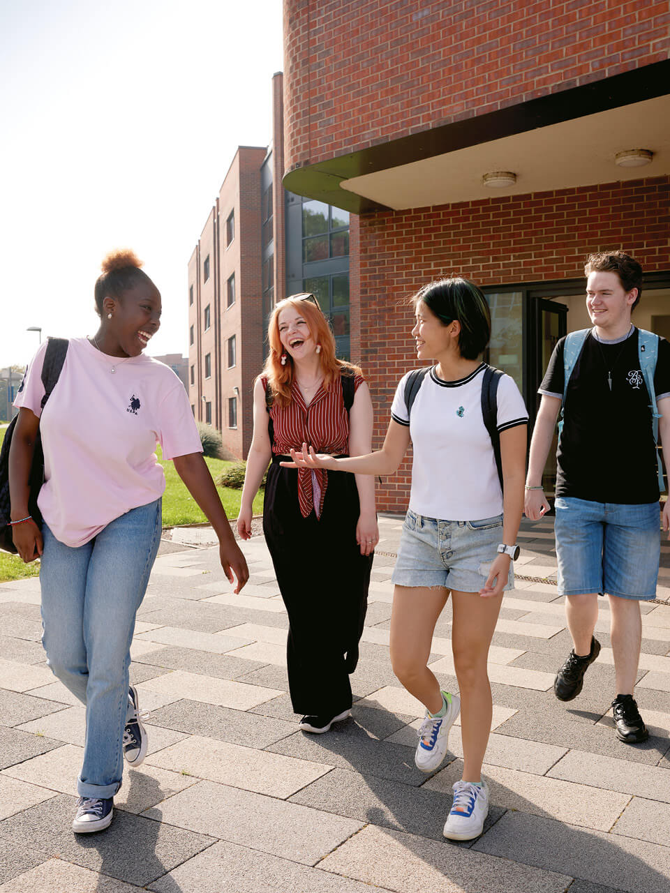 e&c-hotel-stay-on-campus-image-960x1280.jpg