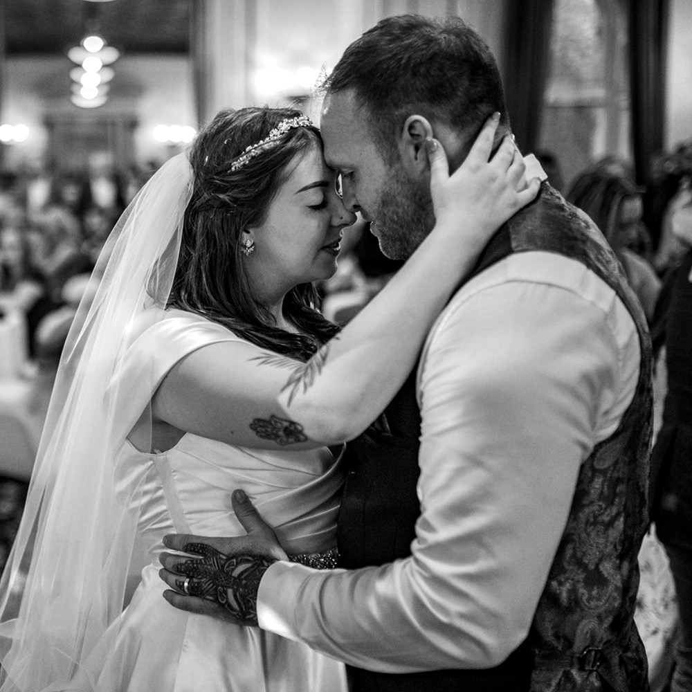 e&c-weddings-late-availability-image2-533x800.jpg 