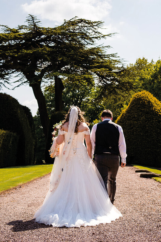 e&c-weddings-grounds-image1-533x800.jpg