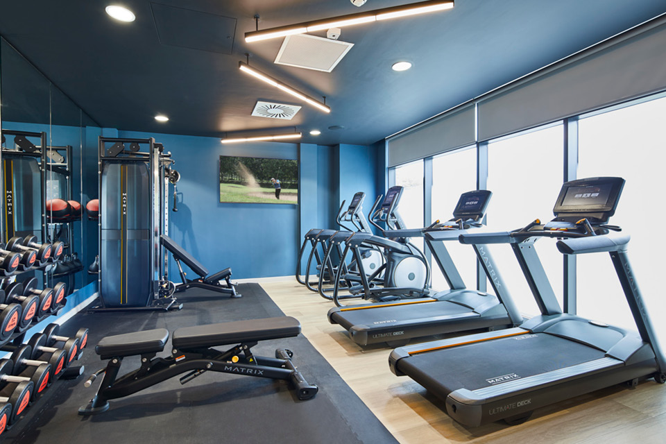 e&c-hotel-accommodation-marriott-gym-960x640.jpg