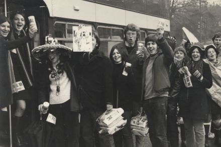 Students take to the road in 1969 to sell Keele RAG Mags.
