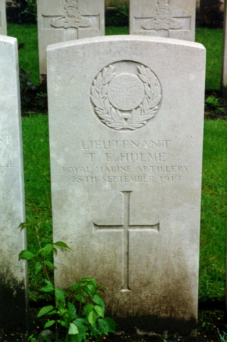 Hulme’s grave at Koksijde Military Cemetery, Belgium [HULF 10b]
