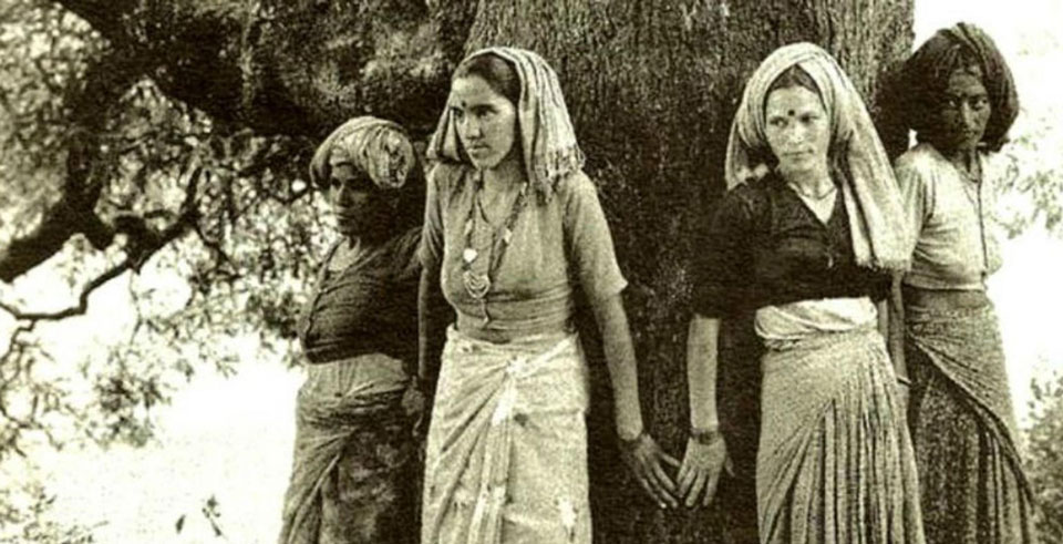 CC: https://en.wikipedia.org/wiki/Chipko_movement#/media/File:Big_chipko_movement_1522047126.jpg