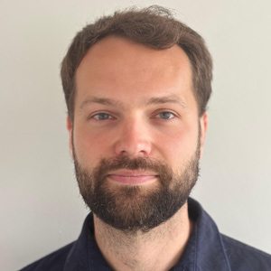 Dr Simon Buck