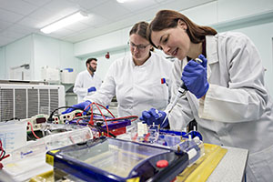 KeeleUni_16sept15_029sml-257x171