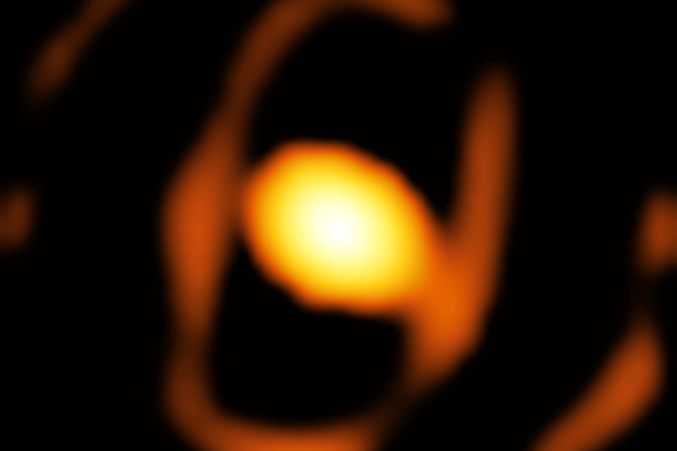 Astronomer from Keele helps take the first close-up picture of a dying star outside our galaxy