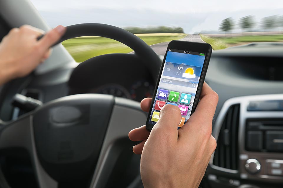 Keele researchers to contribute to efforts to reduce mobile phone use by drivers