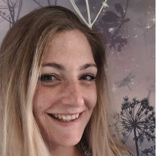 Picture of Corina - Psychology BSc and Child Development MSc alumna