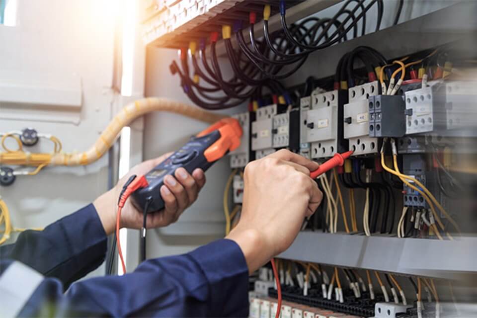 Electrical and Electronic Engineering with Integrated Master's at Keele University